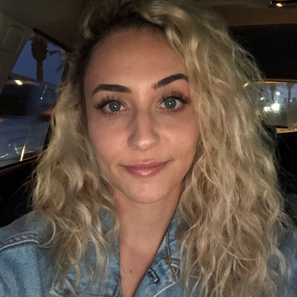 Meet your Posher, Victoria - Picture 3 of 4